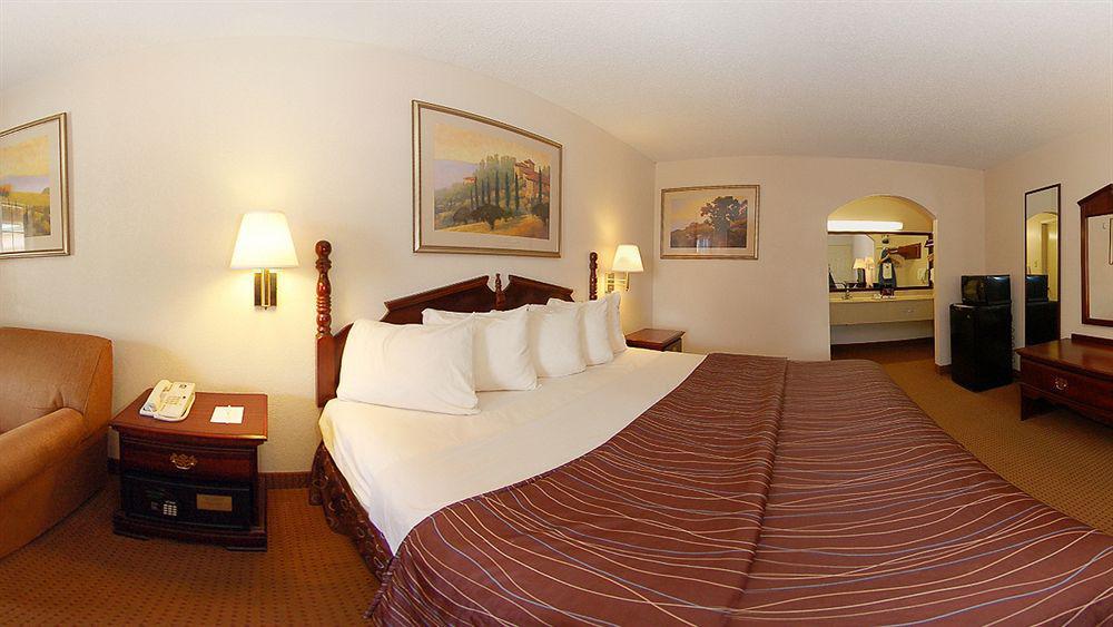 Americas Best Value Inn Denham Springs Exterior foto